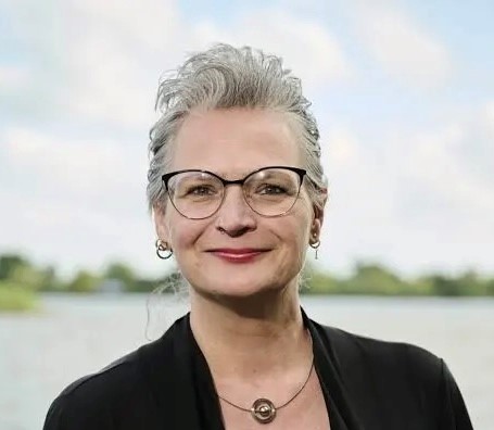 Astrid Oosenbrug